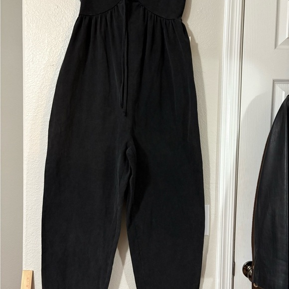 NWT Boheme Trixie black jumpsuit in size L. Halter neck elastic back. Wide leg - Picture 13 of 15